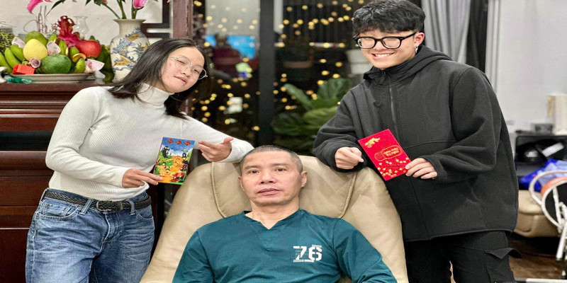 Nghệ sĩ Công Lý rơi nước mắt vì không đủ tiền để đưa con trai đi du học