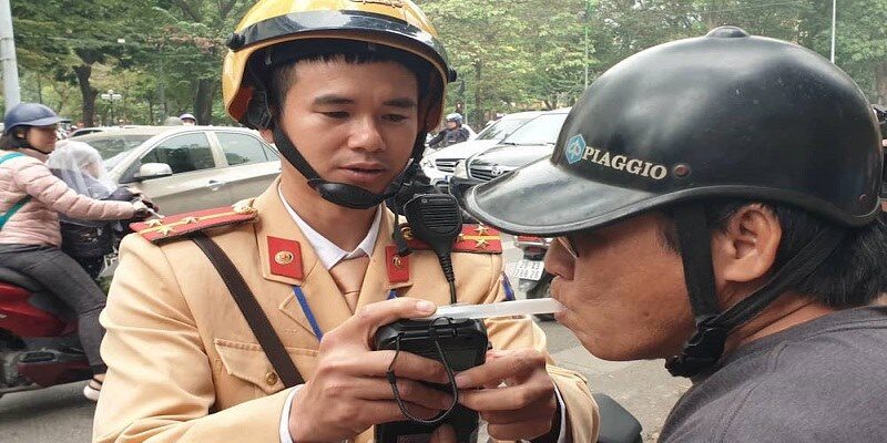 Con Số Tiền Phạt Kinh Ngạc Vì Thổi Nồng Độ Cồn Dịp Tết 2023?