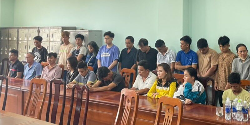 Công an ập đến bắt giữ các đối tượng đánh bạc