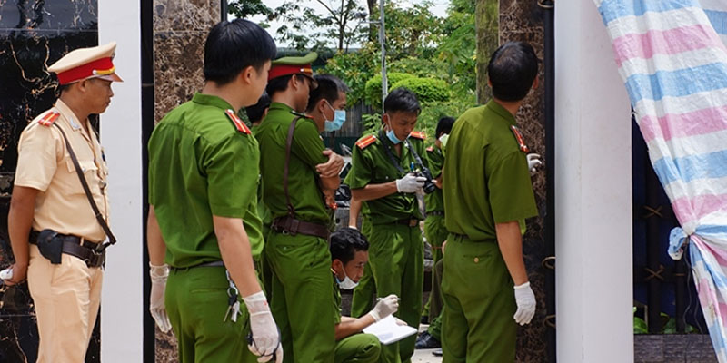 Công an nhanh chóng có mặt và tìm hiểu nguyên nhân 2 chị em bị kẻ lạ bắn (Ảnh Minh Họa)