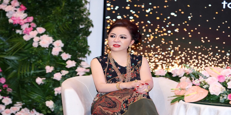 Bà Phương Hằng và 3 lần bị trả hồ sơ vụ án Bà Phương Hằng và 3 lần bị trả hồ sơ vụ án