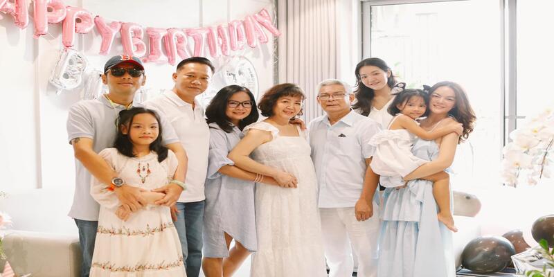 Cộng đồng mạng không ngừng khen ngợi con gái Phạm Quỳnh Anh Cộng đồng mạng không ngừng khen ngợi con gái Phạm Quỳnh Anh