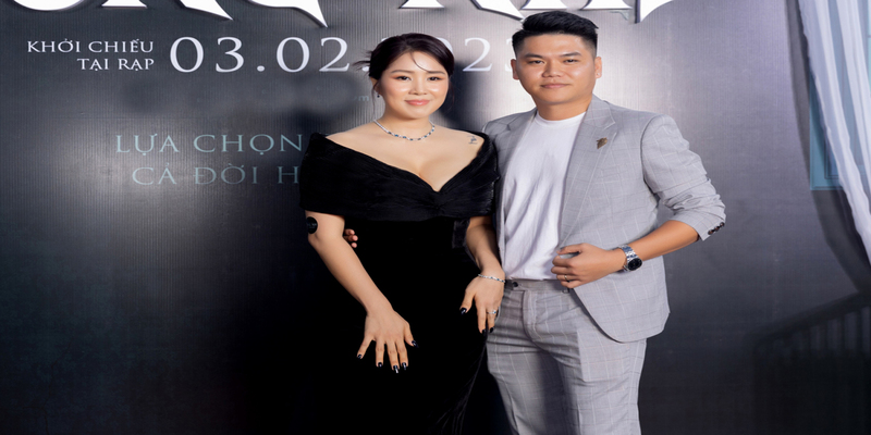Diễn Viên Lê Phương mặc váy hở ngực tham dự sự kiện cùng ông xã Diễn Viên Lê Phương mặc váy hở ngực tham dự sự kiện cùng ông xã