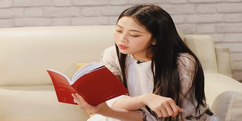 MC Liêu Hà Trinh và xuất thân đa tài MC Liêu Hà Trinh và xuất thân đa tài
