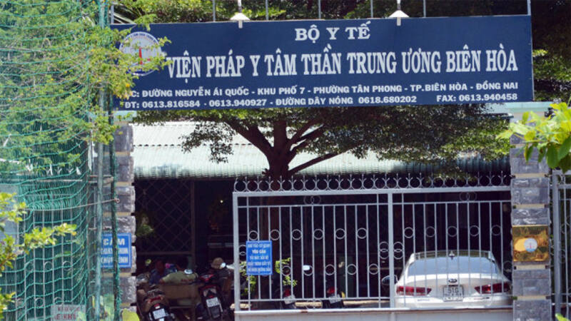 Người đàn ông chém hàng xóm vì mái tôn có vấn đề thần kinh