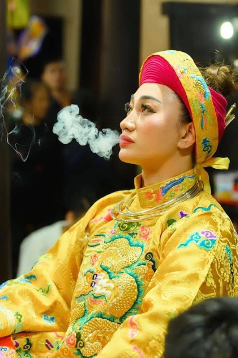Cô đồng Trương Hương