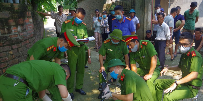 Công an nhanh chóng có mặt tại hiện trường để điều tra chi tiết về cái chết bất thường của đại tá