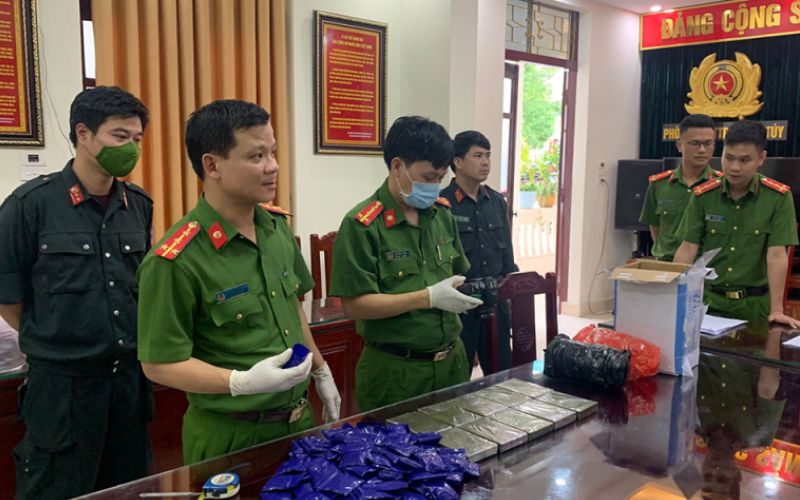 Công an tỉnh Thanh Hóa điều tra vụ án dân chơi vào nhà hoang phê pha