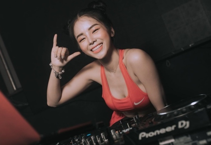 Ngoại hình bắt mắt của DJ Mie Ngoại hình bắt mắt của DJ Mie