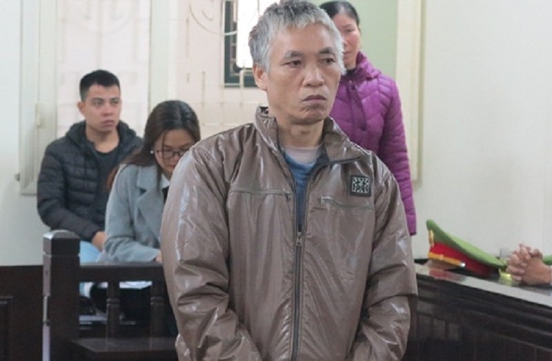 Người đàn ông trong vụ việc dùng kiếm dọa con vì điểm thấp là người bố đơn thân (ảnh minh họa)