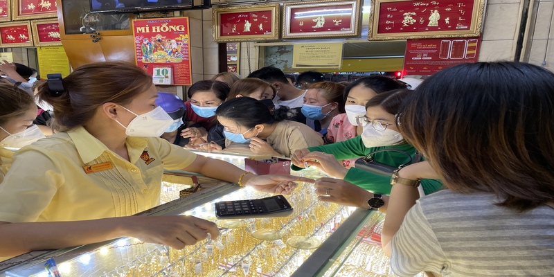 Giá vàng tăng giảm bất thường: Nguyên nhân do đâu? Giá vàng tăng giảm bất thường: Nguyên nhân do đâu?