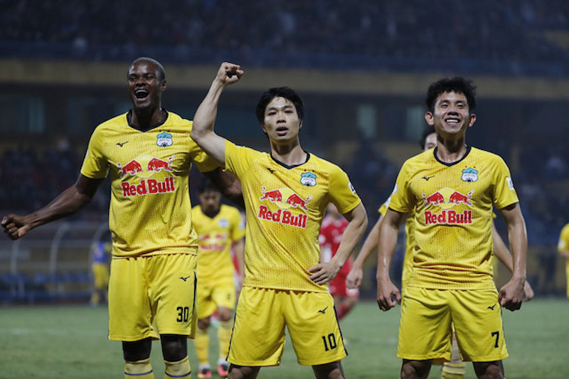 Câu lạc bộ đầu tiên của V-League khai thác nhãn hàng Red Bull
