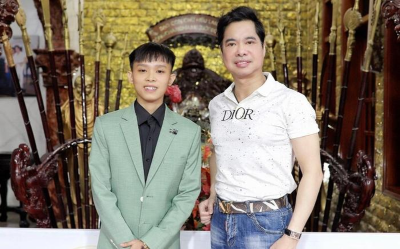 Sự nghiệp lên hương Hồ Văn Cường lại xuất hiện với diện mạo xuống sắc Sự nghiệp lên hương Hồ Văn Cường lại xuất hiện với diện mạo xuống sắc