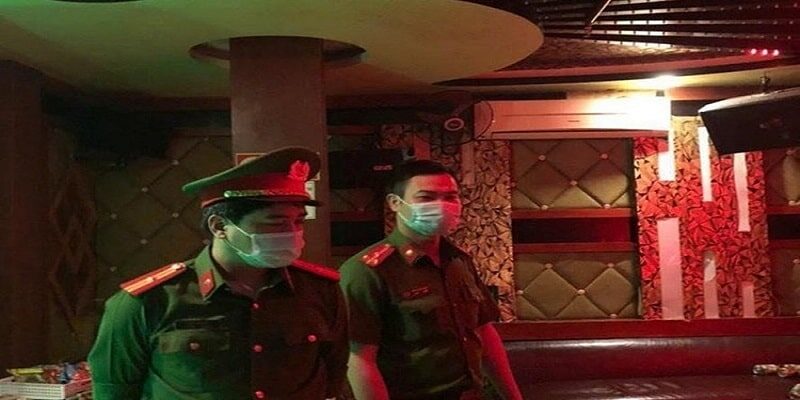 Lực chức năng đi kiểm tra những cơ sở kinh doanh dễ phát sinh ra tụ điểm mại dâm