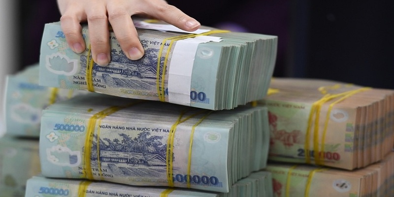 Lãi suất tiết kiệm giảm ở một loạt ngân hàng lớn Lãi suất tiết kiệm giảm ở một loạt ngân hàng lớn
