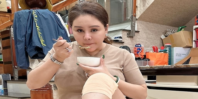 Ban đầu nghệ sĩ Lê Giang nghĩ rằng vết thương không đáng ngại Ban đầu nghệ sĩ Lê Giang nghĩ rằng vết thương không đáng ngại