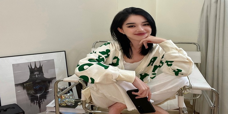 Linh Ngọc Đàm trước đây còn quen biết nhiều ca sĩ có tiếng Linh Ngọc Đàm trước đây còn quen biết nhiều ca sĩ có tiếng