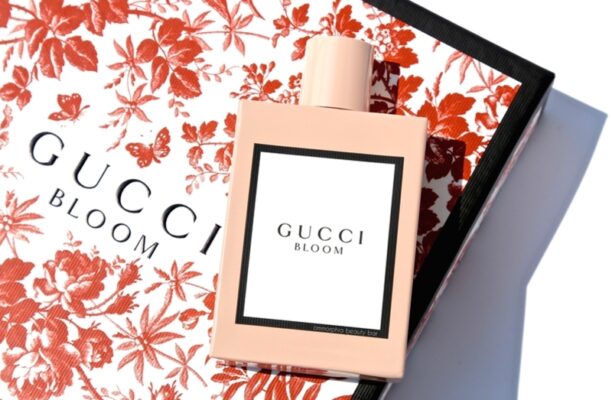 Gucci bloom là chai nước hoa mà cô nàng lựa chọn là mỹ phẩm làm đẹp cho mình