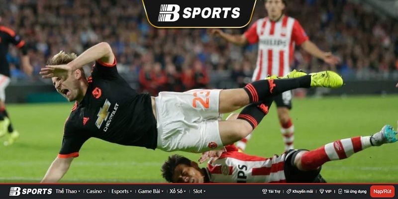 Chấn thương kinh hoàng của Luke Shaw Chấn thương kinh hoàng của Luke Shaw