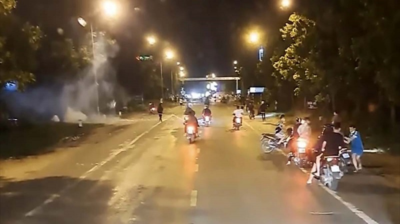 Nhóm đối tượng di chuyển đến điểm hẹn bằng xe máy