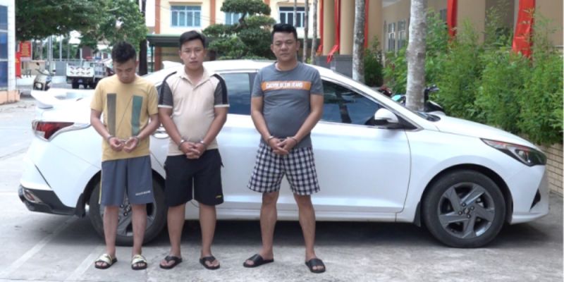 3 đối tượng Chung, Hiếu và Nghĩa (từ trái qua phải)