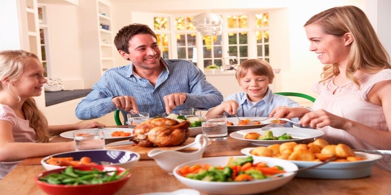 Giải mã giấc mơ thấy ăn tiệc