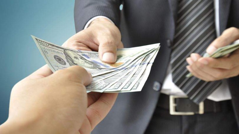 Mơ thấy được cho tiền báo hiệu điềm gì?
