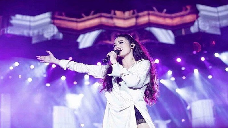 Mơ thấy người nổi tiếng báo hiệu điềm gì?