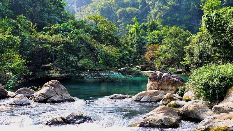Mơ thấy suối đánh số bao nhiêu?