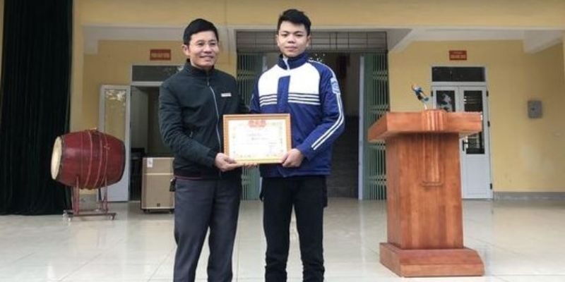 Vụ việc nam sinh trả lại 41 triệu đồng được nhiều người ca ngợi