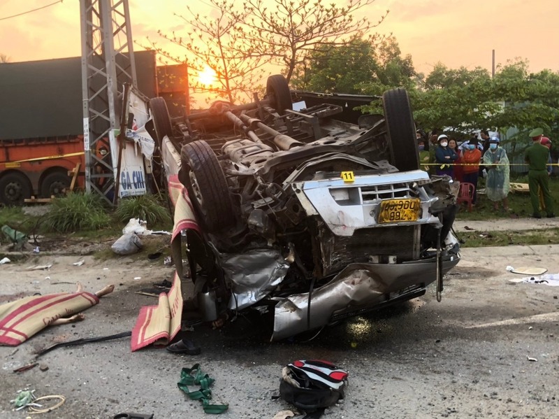 Xác định nguyên nhân, hiện trạng ban đầu của tai nạn giao thông Quảng Nam Xác định nguyên nhân, hiện trạng ban đầu của tai nạn giao thông Quảng Nam