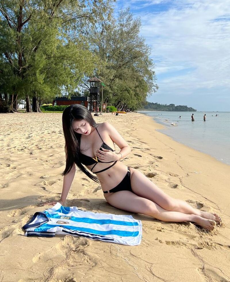 Những bộ ảnh bikini nóng bỏng khiến người hâm mộ hết sức thích thú Những bộ ảnh bikini nóng bỏng khiến người hâm mộ hết sức thích thú