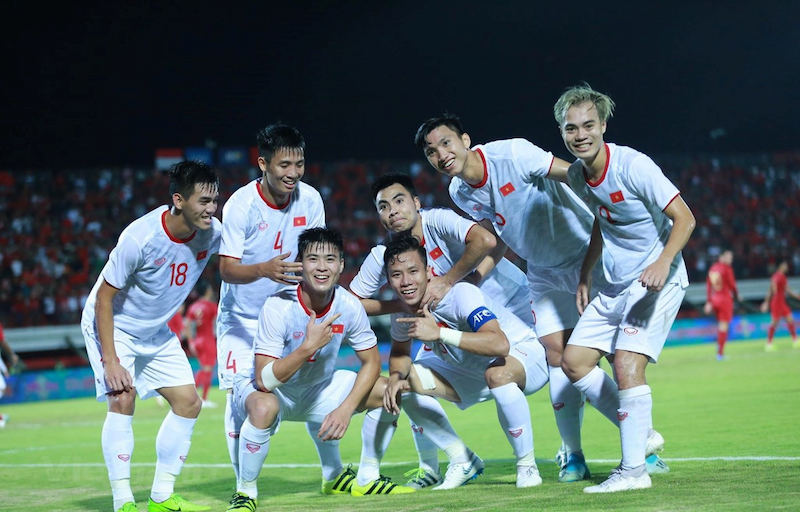 Trận đấu kịch tính giữa Việt Nam và Indonesia tại sân Mỹ Đình