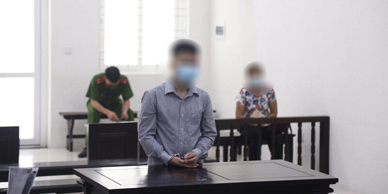 Bắt giữ và điều tra nam thanh niên dùng dao sát hại bác ruột