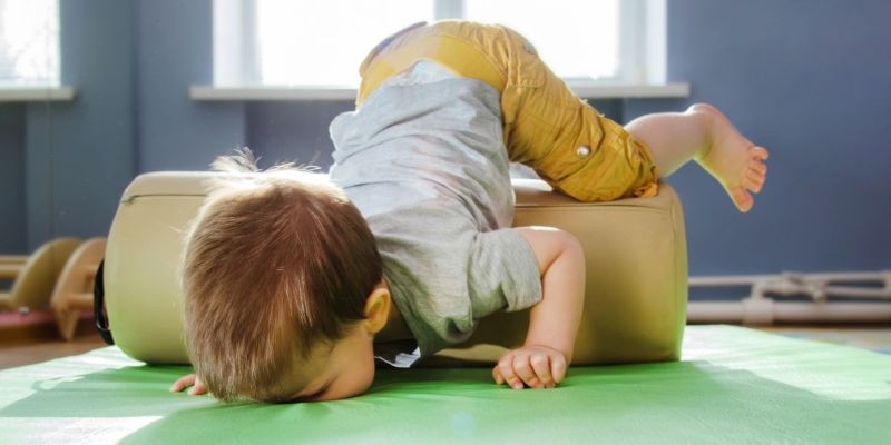 Vụ án đang được khởi tố lại và phía nhà trường, giáo viên đang bị chỉ trích