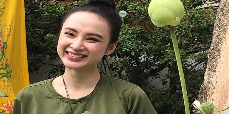 Angela Phương Trinh dần định hình phong cách sống Angela Phương Trinh dần định hình phong cách sống