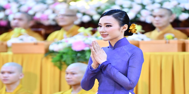 Angela Phương Trinh: Khi tham lam chiếm trọn cuộc đời tôi Angela Phương Trinh: Khi tham lam chiếm trọn cuộc đời tôi