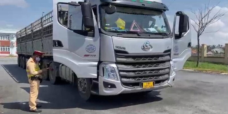 Tài xế phê ma túy vi phạm nhiều lỗi giao thông tại Đà Nẵng Tài xế phê ma túy vi phạm nhiều lỗi giao thông tại Đà Nẵng