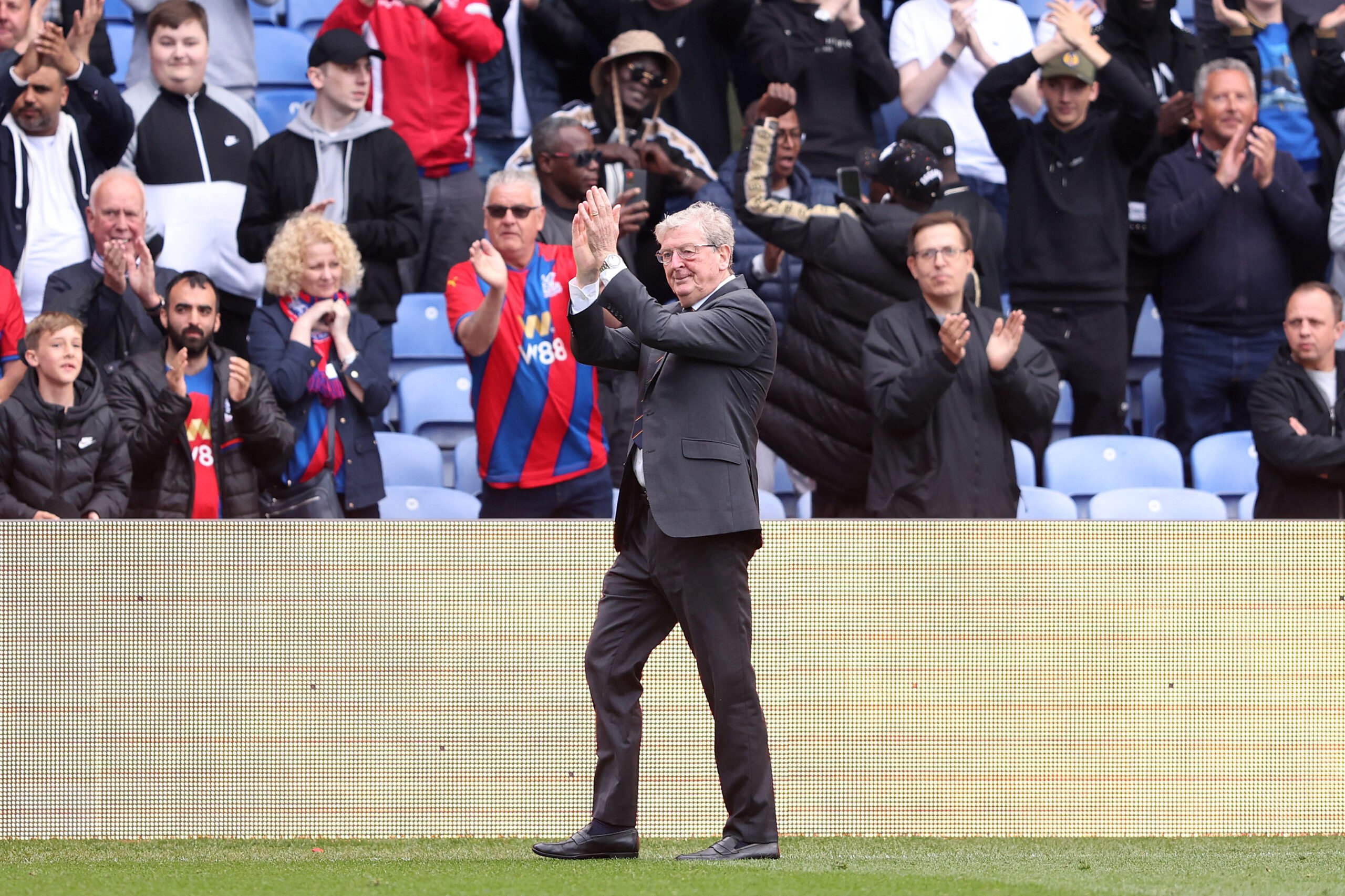 Roy Hodgson đang gánh trên vai nhiệm vụ khó khăn là giúp Crystal Palace thoát khỏi cảnh phải xuống chơi ở giải hạng 2