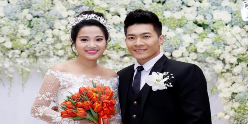 Lễ kỷ niệm ngày cưới của nghệ sĩ xiếc Quốc Cơ và MC Hồng Phượng Lễ kỷ niệm ngày cưới của nghệ sĩ xiếc Quốc Cơ và MC Hồng Phượng