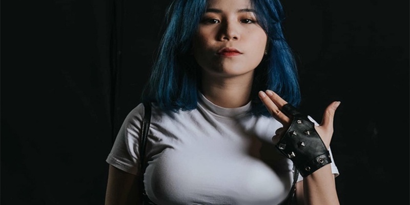 Nữ streamer Simmy khiến cộng đồng mạng ngao ngán vì “giọng rap” Nữ streamer Simmy khiến cộng đồng mạng ngao ngán vì “giọng rap”