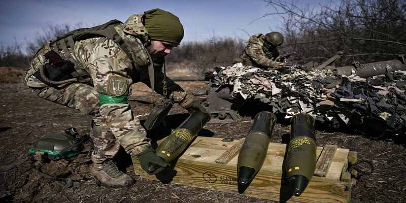 Thiếu vũ khí và đạn dược khiến Ukraine chưa thể phản công lớn Thiếu vũ khí và đạn dược khiến Ukraine chưa thể phản công lớn