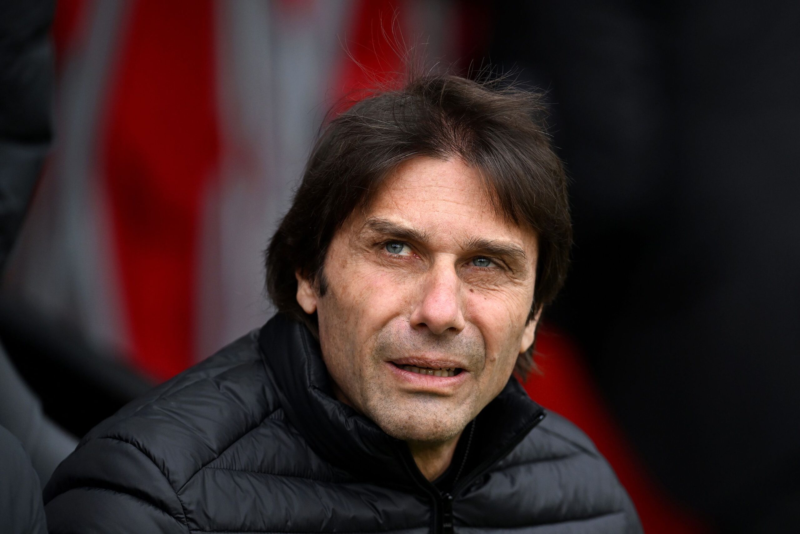 Giông bão với Antonio Conte đã kết thúc bằng thỏa thuận thanh lý hợp đồng