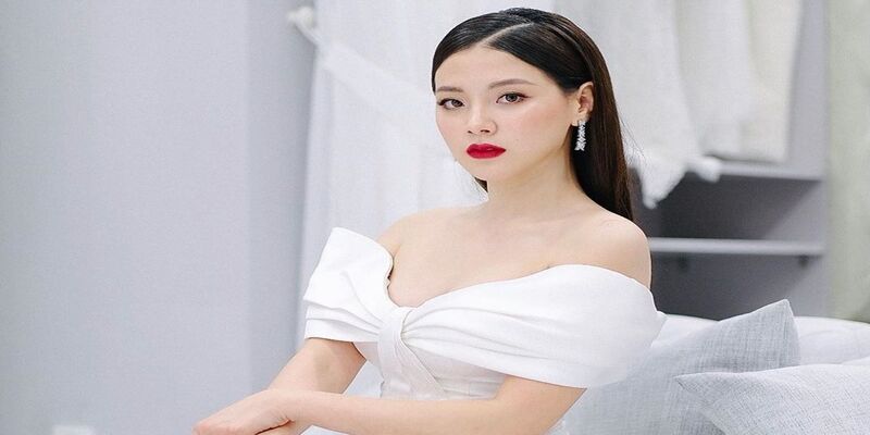 Người hâm mộ đang chèo thuyền nhiệt tình Người hâm mộ đang chèo thuyền nhiệt tình