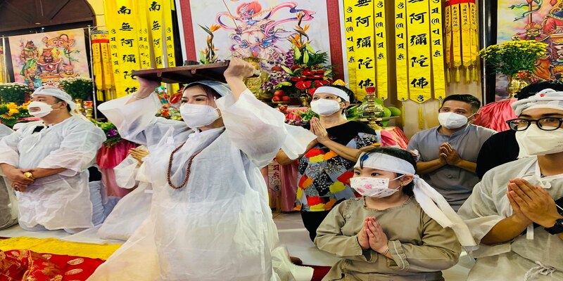 Tin đồn nghệ sĩ Bình Tinh “lấy hết tài sản cố nghệ sĩ Vũ Linh” Tin đồn nghệ sĩ Bình Tinh “lấy hết tài sản cố nghệ sĩ Vũ Linh”