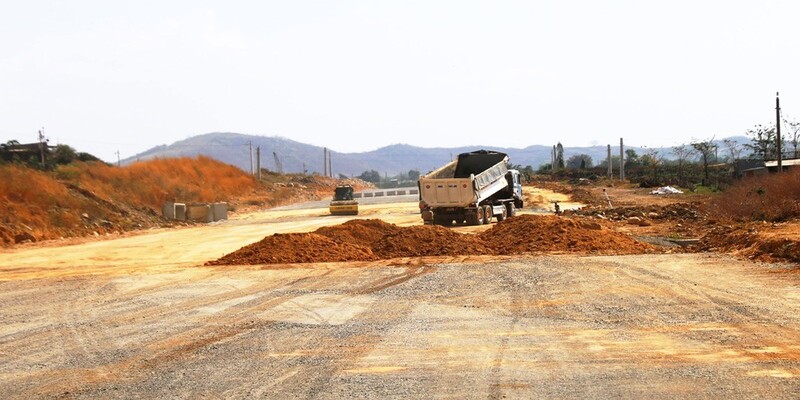 Cao tốc Phan Thiết và Vĩnh Hảo chậm tiến độ do thiếu “đất đắp nền” Cao tốc Phan Thiết và Vĩnh Hảo chậm tiến độ do thiếu “đất đắp nền”