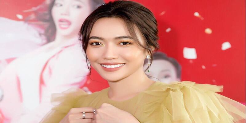 Hành trình từ con số không cho đến “Nữ hoàng sitcom” của Diễn viên Diệu Nhi Hành trình từ con số không cho đến “Nữ hoàng sitcom” của Diễn viên Diệu Nhi