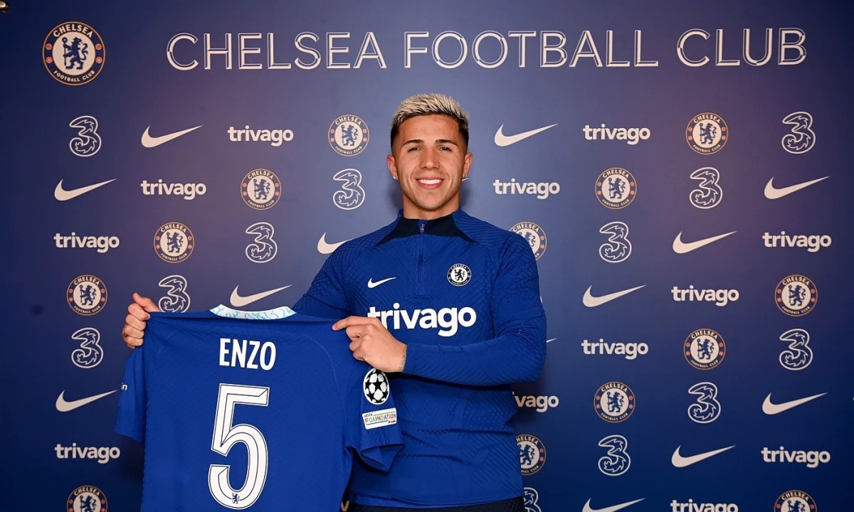 Enzo Fernandez đã trở thành cầu thủ đắt giá nhất Premier League với bản hợp đồng trị giá 121 triệu euro