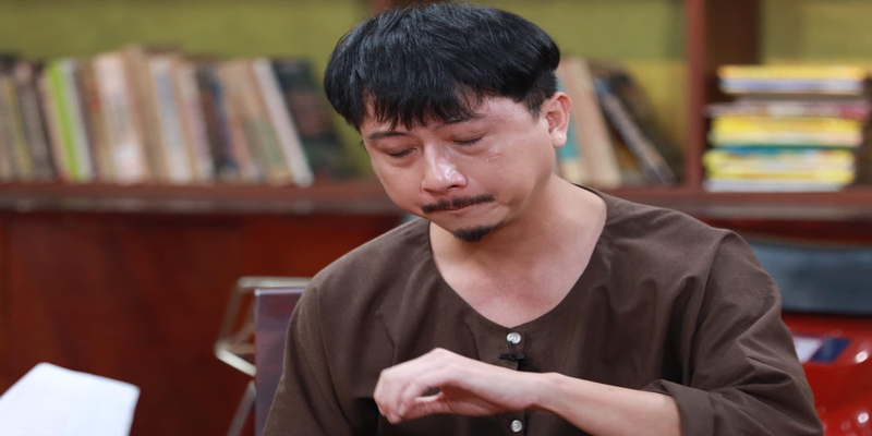 Diễn viên Hứa Minh Đạt bị kẻ xấu gọi điện lừa tiền Diễn viên Hứa Minh Đạt bị kẻ xấu gọi điện lừa tiền