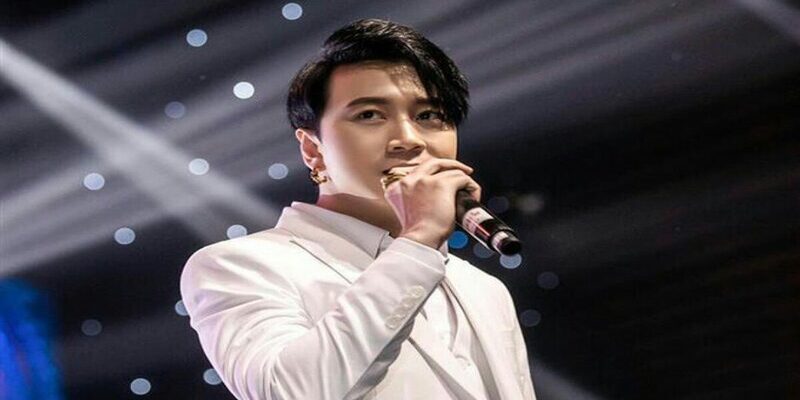 Chàng trai Rapper ấm áp và đầy tình cảm Chàng trai Rapper ấm áp và đầy tình cảm